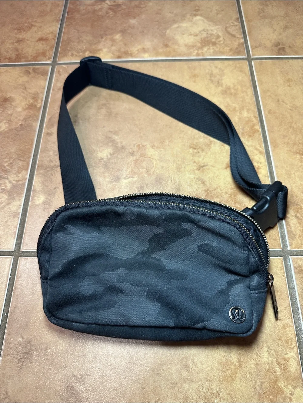 lululemon athletica everywhere belt bag black 1L TellurideFUEL Lululemon athletica Everywhere Belt Bag